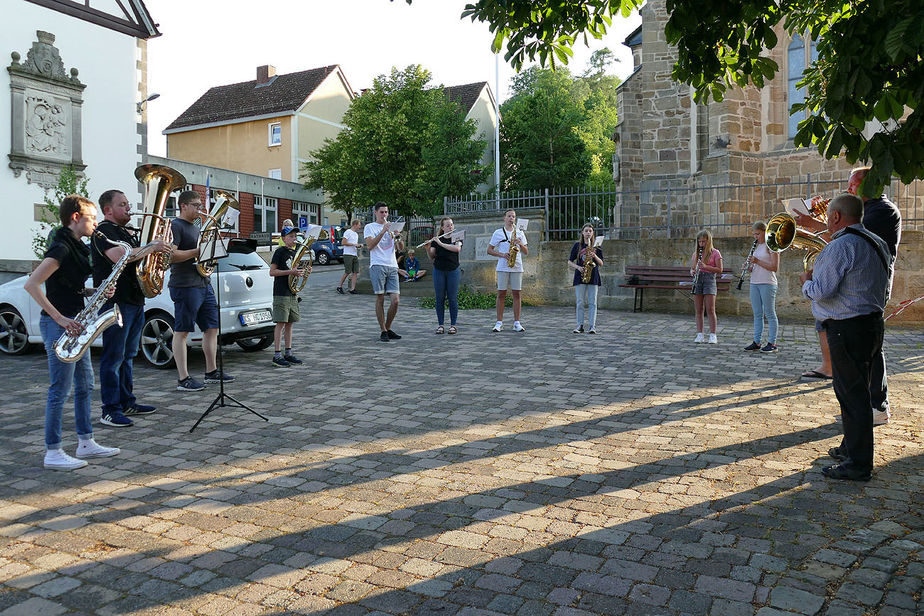 Traditionelles Kirchturmblasen der Naumburger Stadtkapelle mit ihrem Jugendorchseter